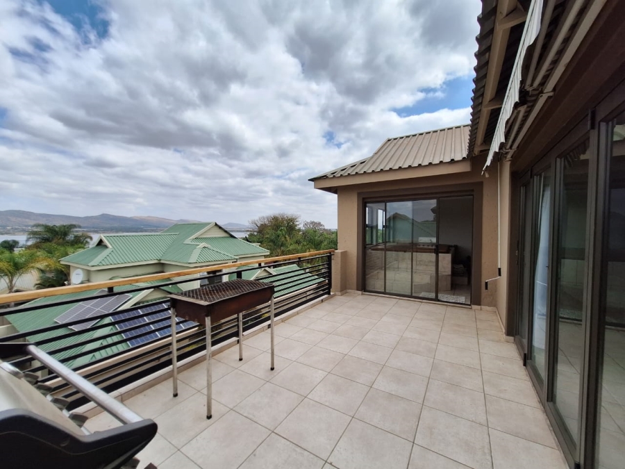 5 Bedroom Property for Sale in Caribbean Beach Club North West